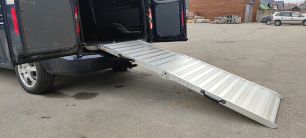 Sulankstoma aliumininė rampa HR7, 205×78 cm, 400 kg