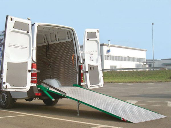 WM ME 600-1800 kg mikroautobuso rampa