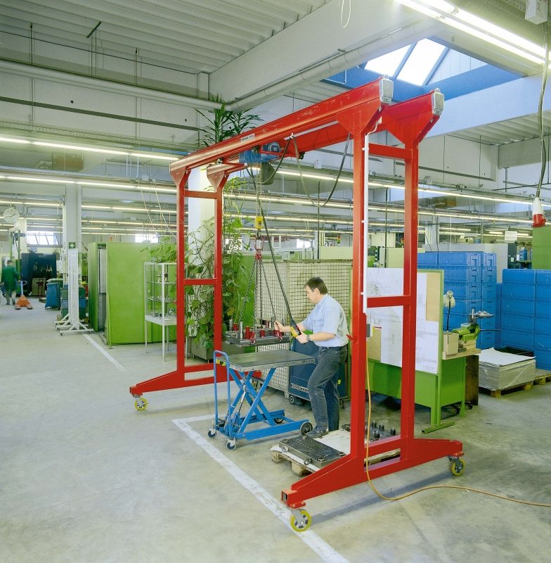 Lengvų konstrukcijų kranų gamyba