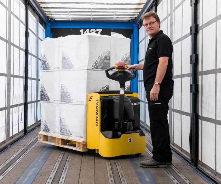 Elektrinis palečių vežimėlis HYUNDAI 20EP