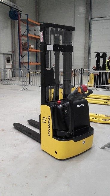 Palečių vežimėlis HYUNDAI 10ES